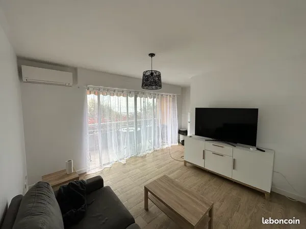 Studio rénové avec terrasse vue mer + parking