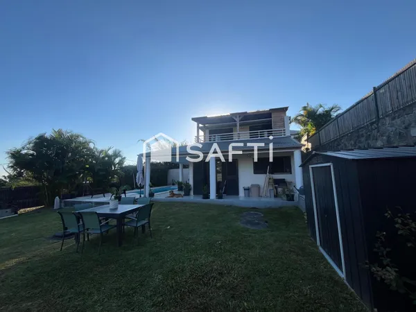Villa R+1 avec jardin et piscine à St-François