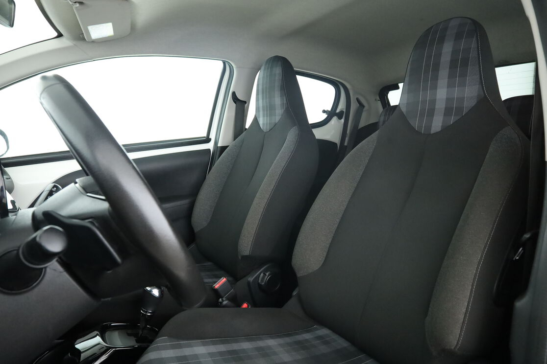 Peugeot 108 1.0 VTi Style ETG5 — photo 9