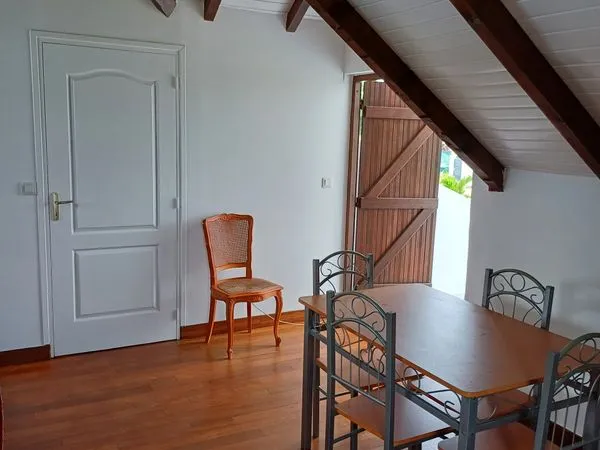 Petit appartement cosy haut de villa