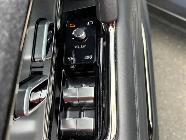 Land Rover Range Rover p460e awd 3.0l i6 phev — photo 35