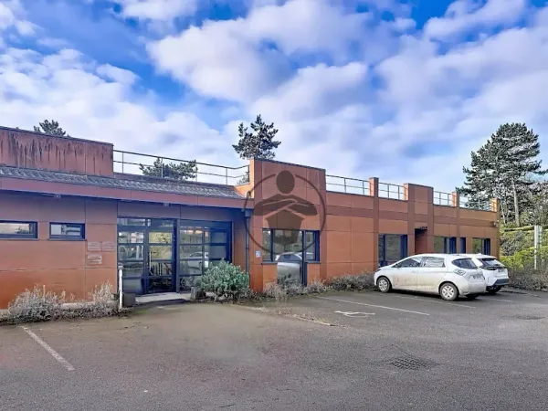 Local 330 m²