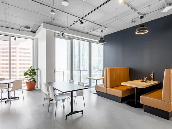 Bureau privé pour 2 personnes  HQ Paris, HQ Les Lilas Paris