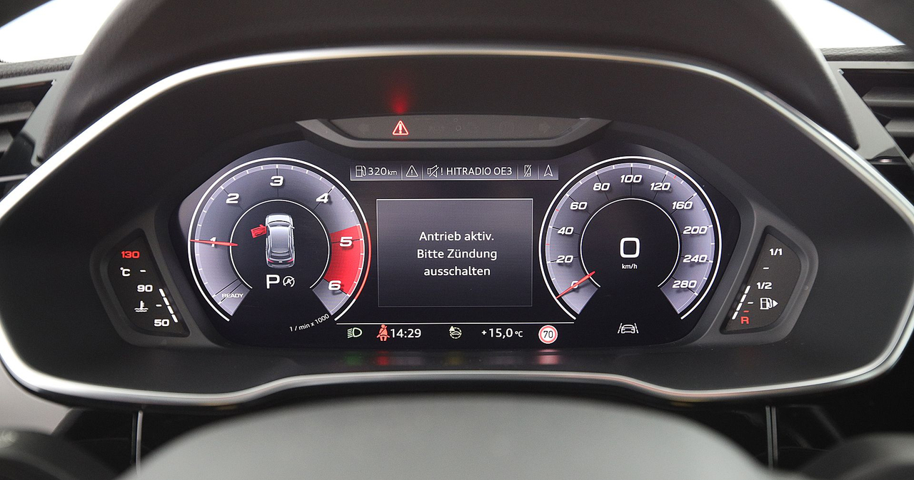 Audi Q3 — photo 29