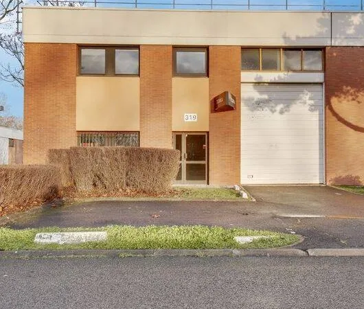 Local d'activité 1239 m²