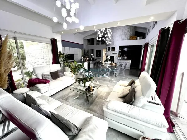 Villa 5 pièces 145m2 - terrain 2580m2
