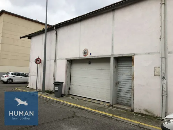 Garage dans ensemble immobilier sécurisé