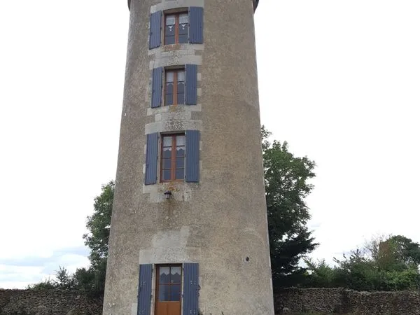 A vendre moulin à vent réaménagé
