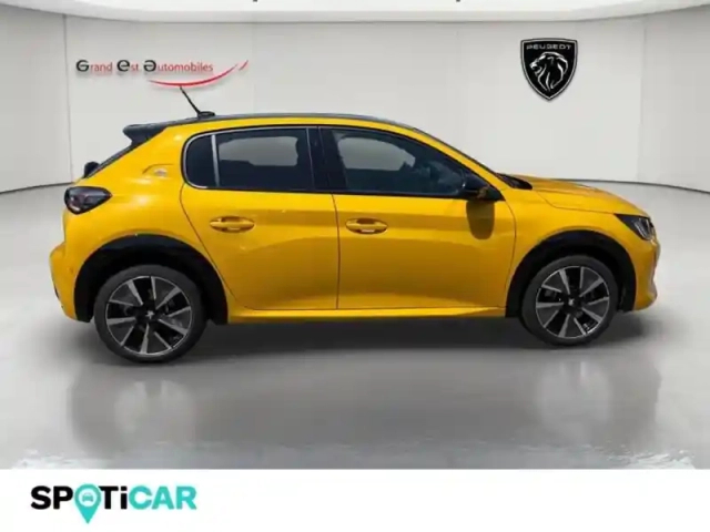 Peugeot 208 e- 136ch gt — photo 8