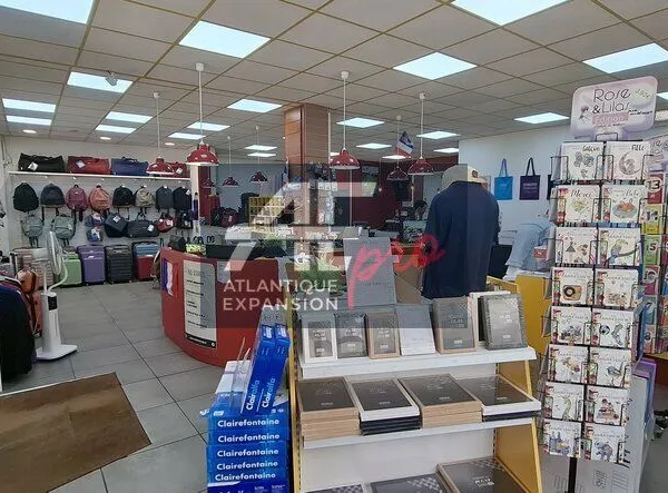 Local commercial 100 m² SAINT-NAZAIRE