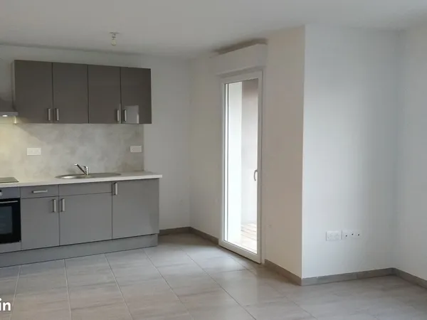 T2 44m² récent (2021) proche Cézeaux CHU tram