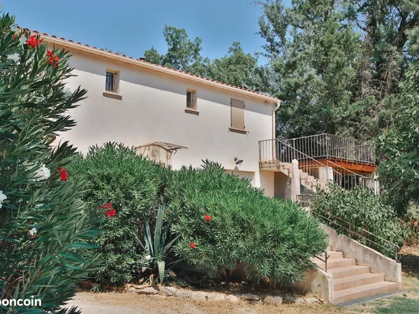 Maison de caractère 100 m² avec dépendance sur 2 753 m² - Barthelasse