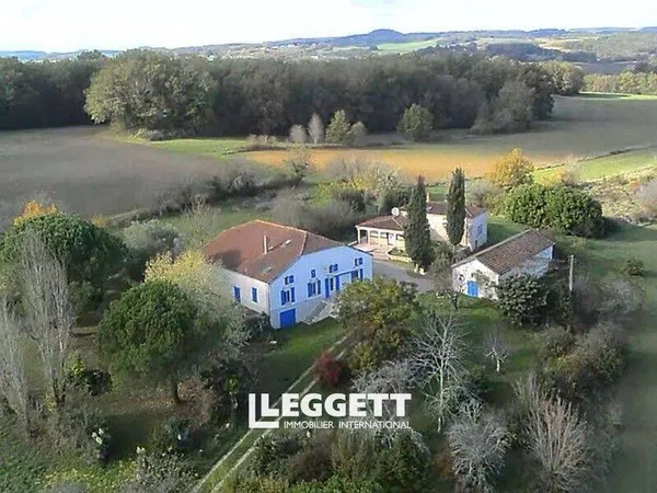 Maison 8 pièces 210 m²