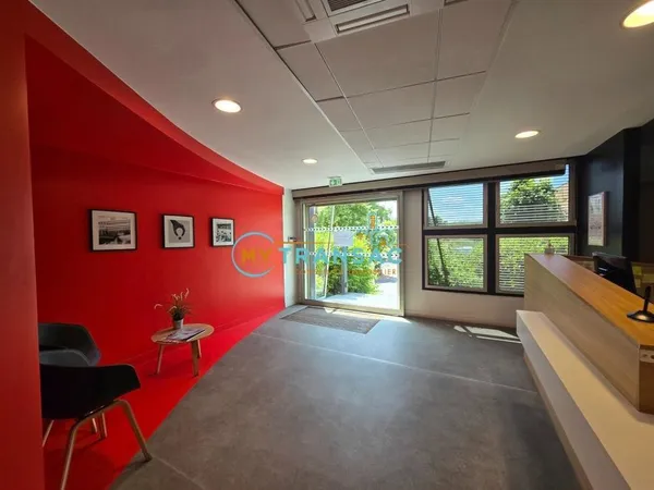 IMMEUBLE DE BUREAUX indépendant - A VENDRE - TORCY 77 - MY Transac - Bâtiment indépendant avec nombr
