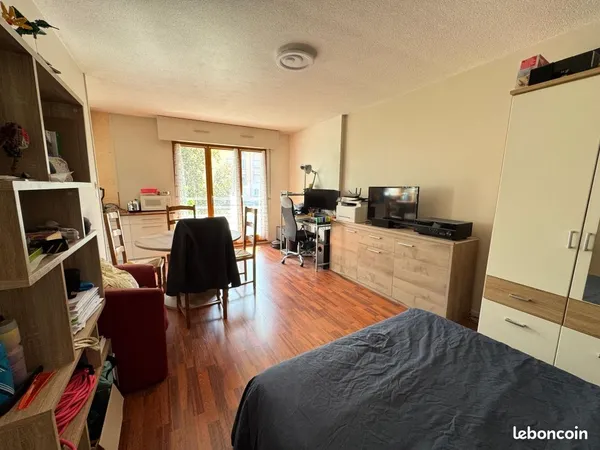 STUDIO MEUBLE avec PARKING