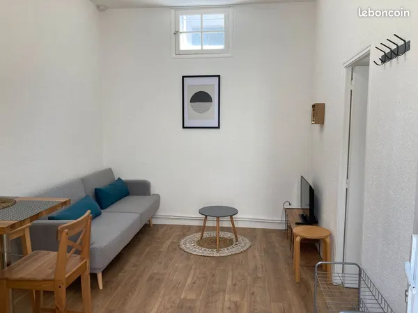 Appartement 26 m2 à deux pas des arènes et du Lycée Daudet