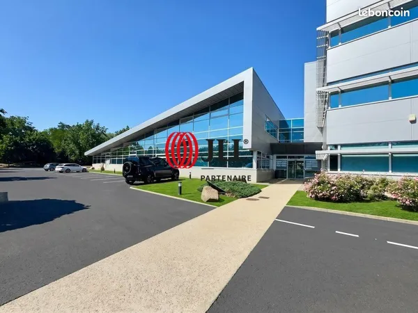 Bureaux 881 m² AUBIERE