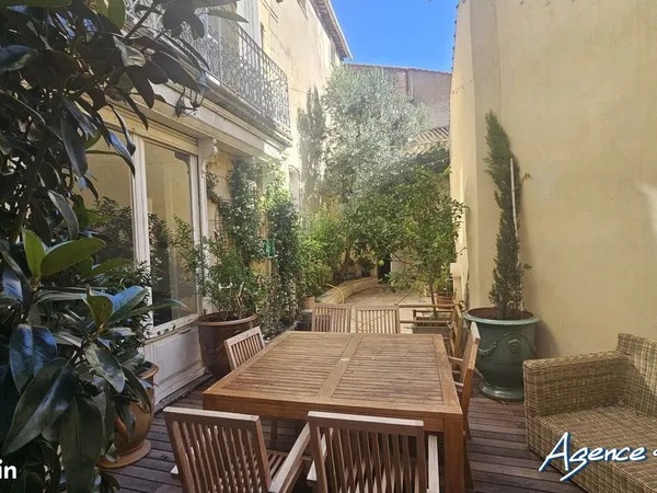 Maison 8 pièces 257 m²