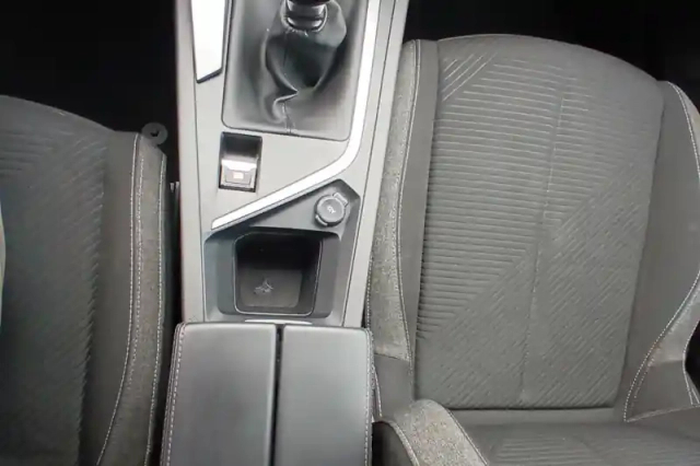 Peugeot 308 sw puretech 110ch s&amp;s bvm6 — photo 28