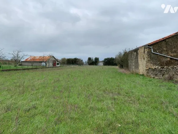 Terrain 2472 m²