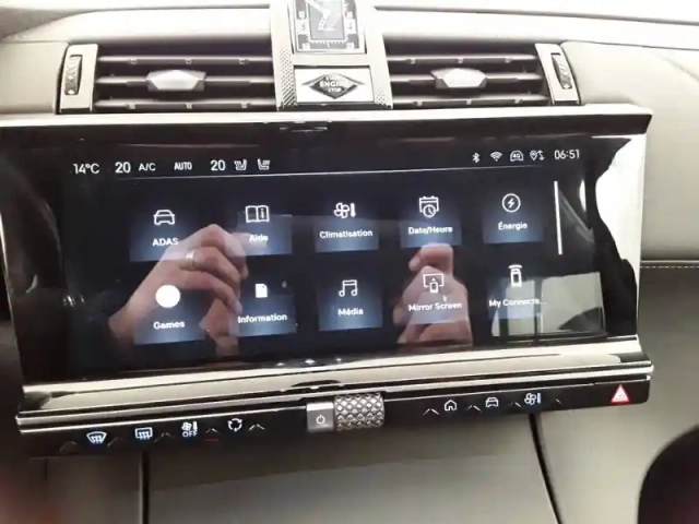 Ds Ds 7 hybride rechargeable e-tense 300 eat8 4x4 — photo 21