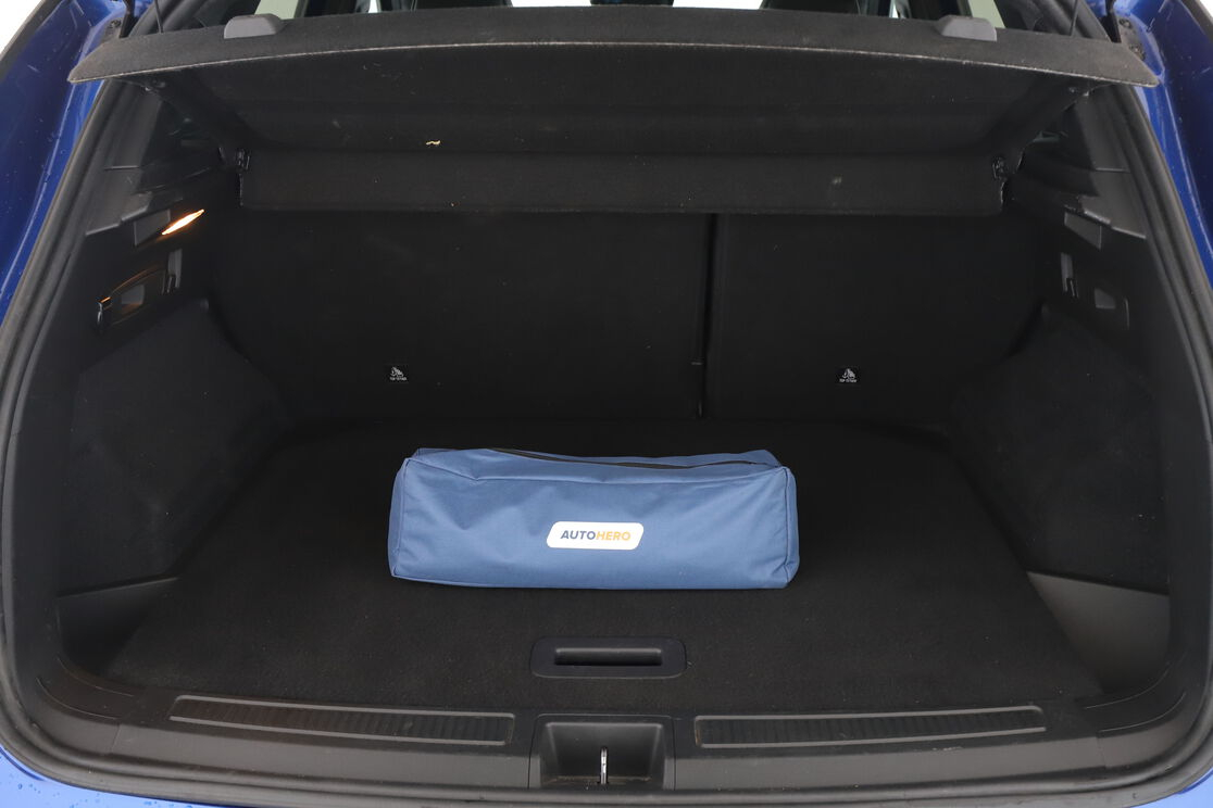 Renault Austral 1.2 Hybrid E-Tech Iconic Esprit Alpine — photo 16