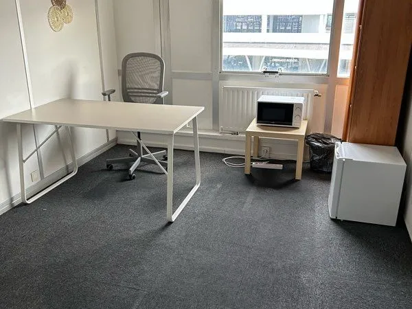 Bureau 12m2 - Bâtiment Administratif de l'agora Evry 2