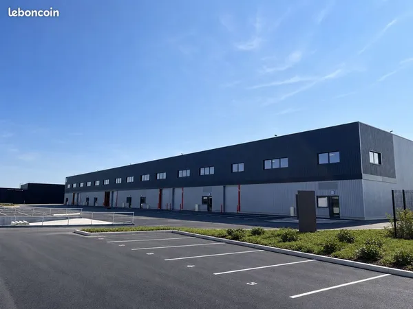 Locaux d'activité à louer - 310 m²