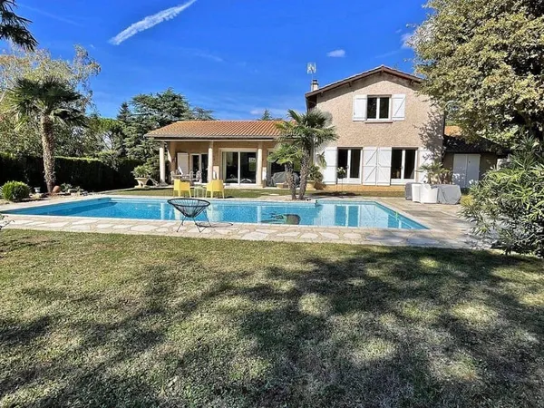 Villa 5 pièces 180 m²