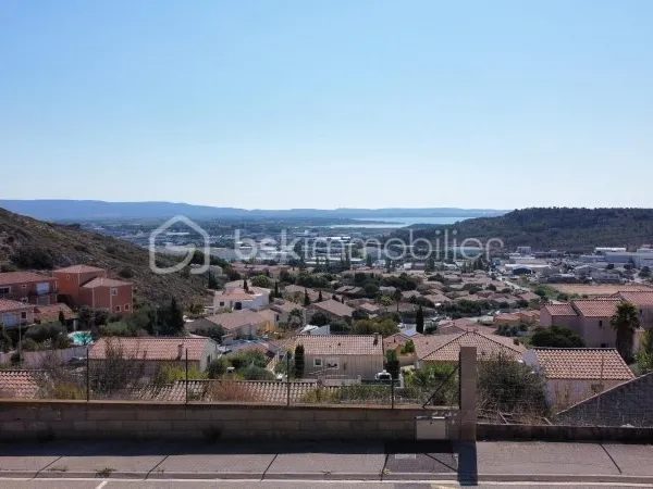 Terrain 270 m²