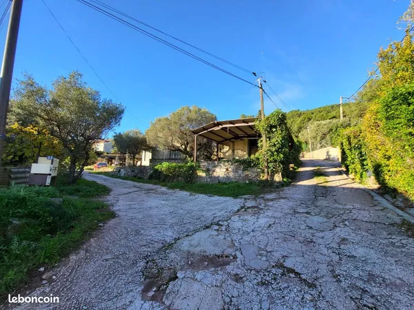 Local 120 m² Solliès-Ville