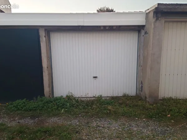 Box 12,5 mc avec étagères