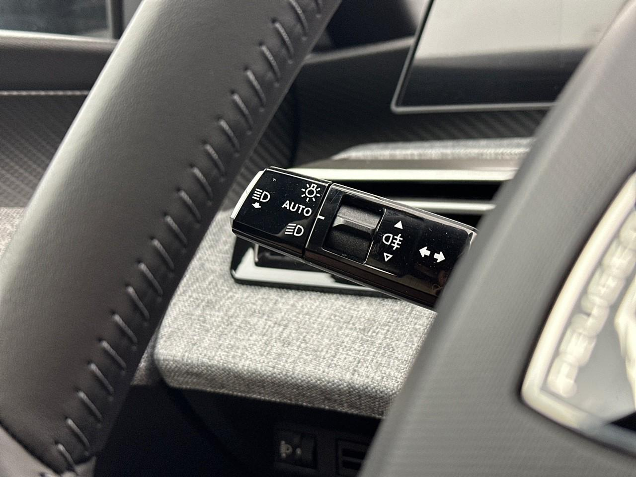 Peugeot 3008 hybrid 145 e-dcs6 allure — photo 19