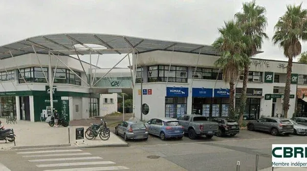 Local commercial 72 m²