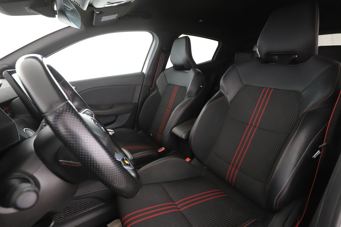 Renault Clio 1.0 TCe RS Line — photo 9