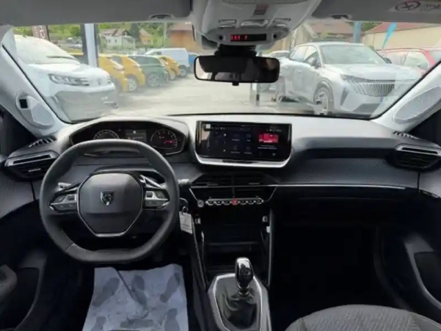 Peugeot 208 turbo 100 ch bvm6 — photo 8