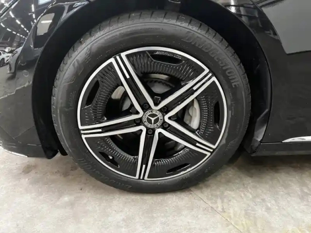 Mercedes Classe E berline 300 amg line — photo 9