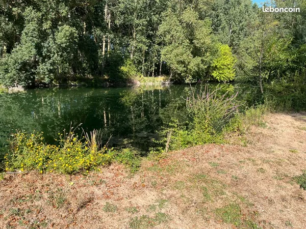 Terrain loisir, bord ,de rivière