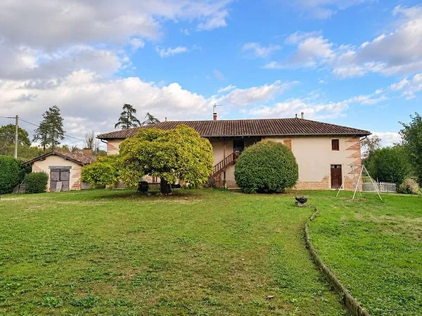 Maison 12 pièces 254 m²