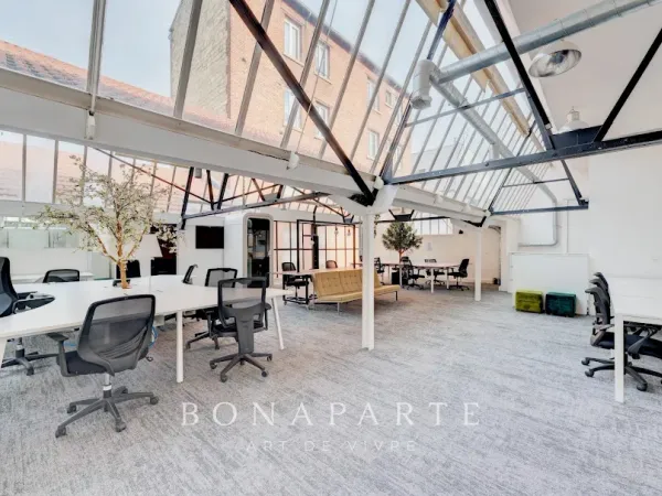 Bureaux 15 pièces 581 m²