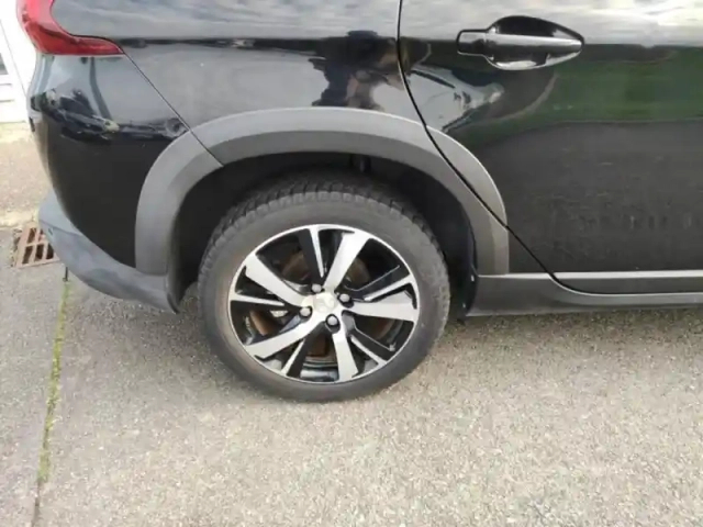 Peugeot 2008 1.2 puretech 110ch gt line s&amp;s — photo 6