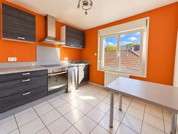 TREVILLERS - APPARTEMENT F3 AVEC GARAGE