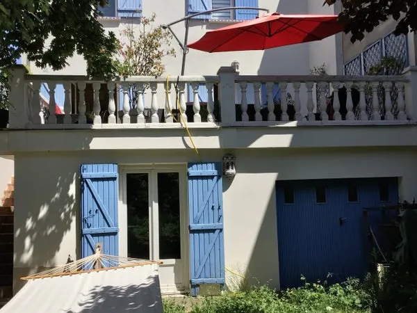 Chambre chez l'habitant dans  maison avec jardin