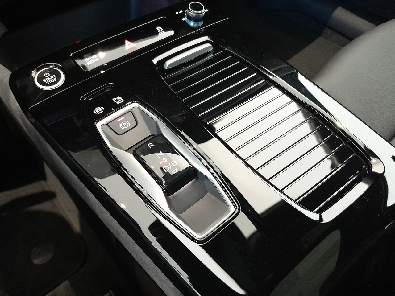 Audi A6 e-tron Avant Performance 367 ch 100 kWh — photo 19