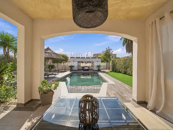 Maison Saint Drezery 7 pièce(s) 222 m2 avec piscine et annexes