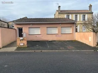 Local professionnel à Pauillac