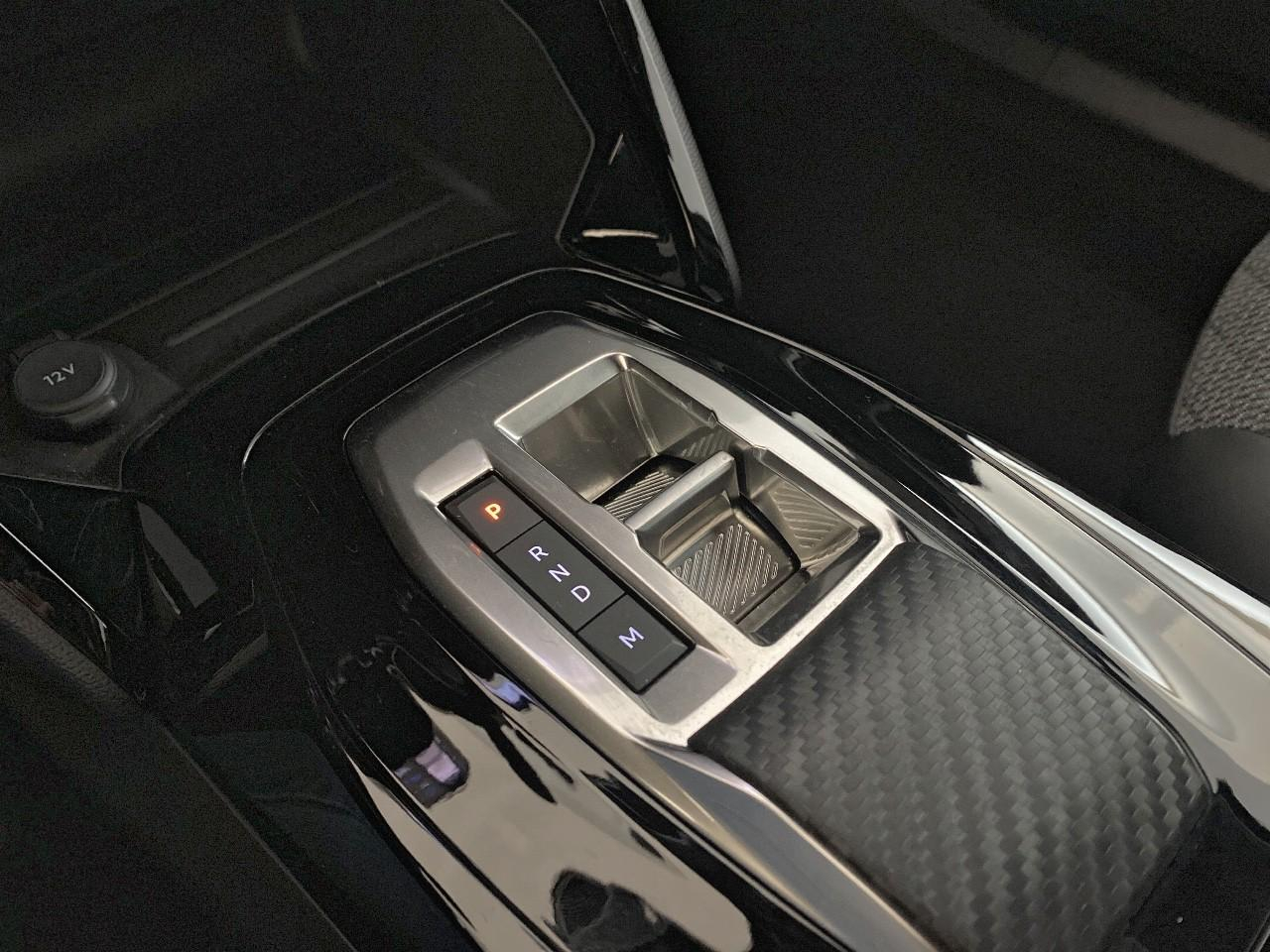 Peugeot 2008 hybrid 145 ch e-dcs6 allure — photo 18