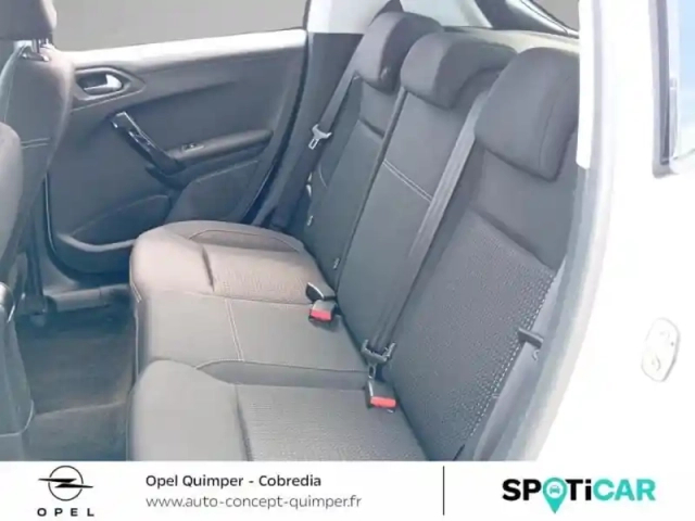 Peugeot 208 1.2 puretech 110ch e6.c allure s&amp;s — photo 18