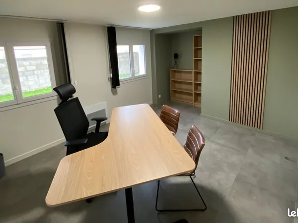 Bureau meublé