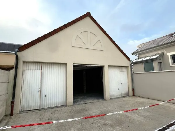Local d'activité 127 m²